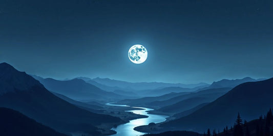 Ein klarer Nachthimmel mit einem großen, leuchtenden Mond.
