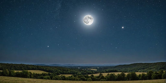 Vollmond am Nachthimmel mit Sternen